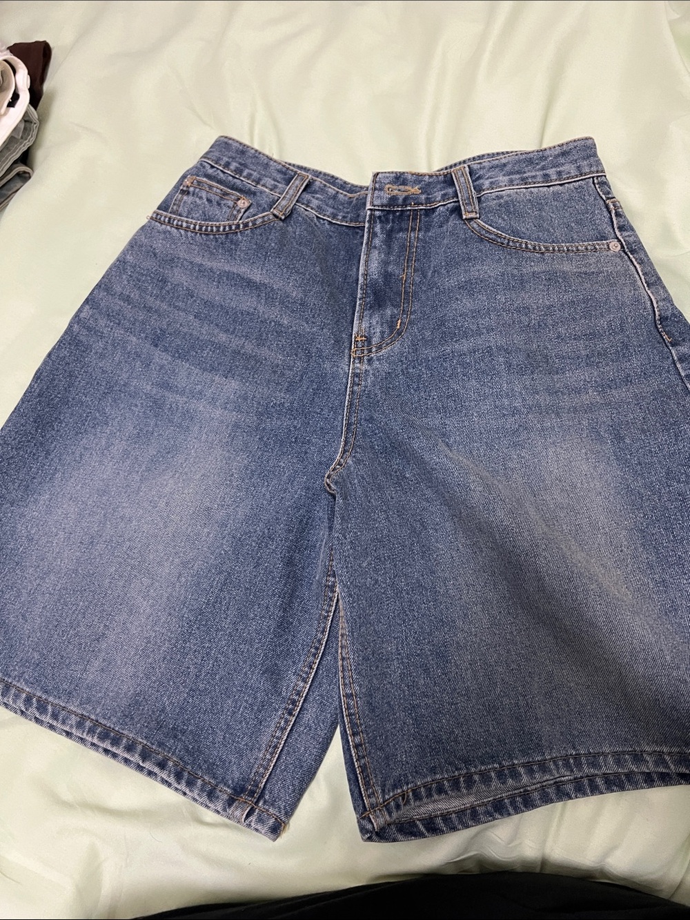 Classic Blue Denim Bermuda Shorts - Casual High-Rise Style